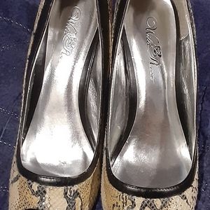 Wild Rose peep toe heels size 10